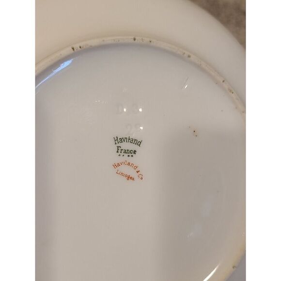 Haviland Round Covered Vegetable - Red Berries/Green Gold Scrolls Schleiger 290 - Picture 8 of 14